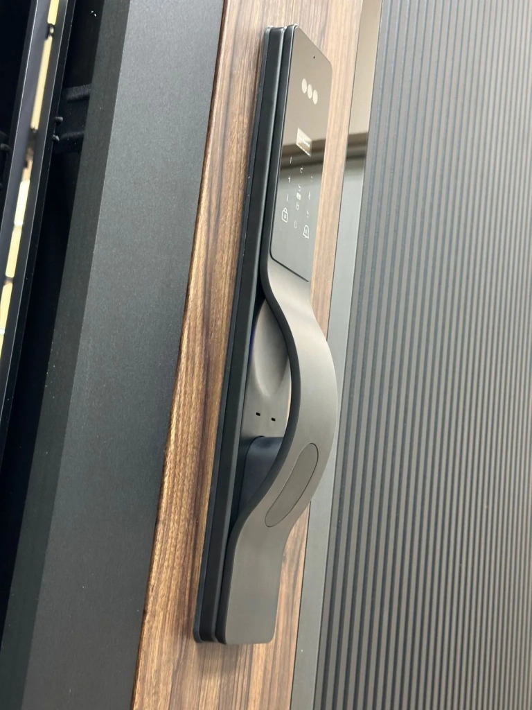 Электронный замок SAFEBURG S1030 Premium